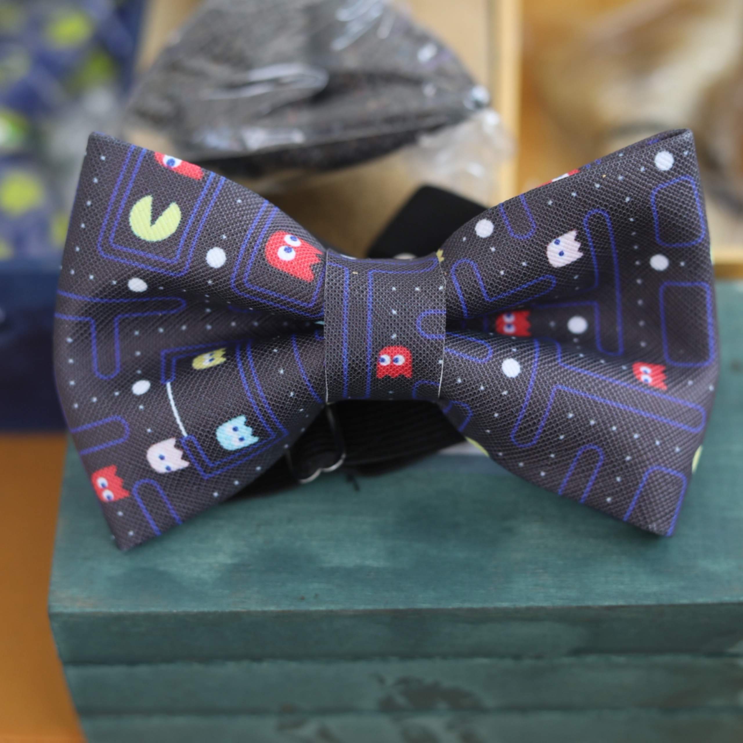 Vegan Leather Pac-Man Bow Tie - Gamer Fashion Accessory "PacMan"